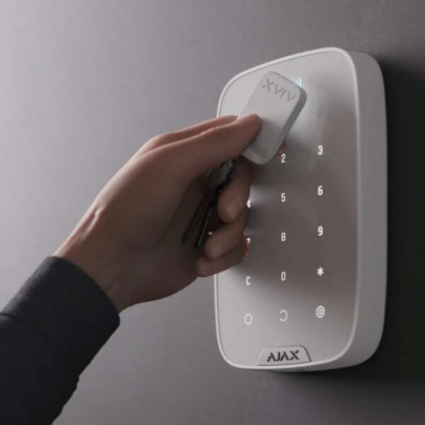 Ajax KeyPad Plus white (38253) - Image 4