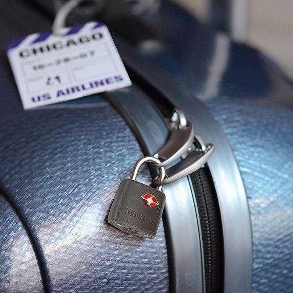 SET Set 2 ks visiacich zámkov Master Lock TSA 4695EURTAST (1 balenie / 4 sety) – Obrázok 5